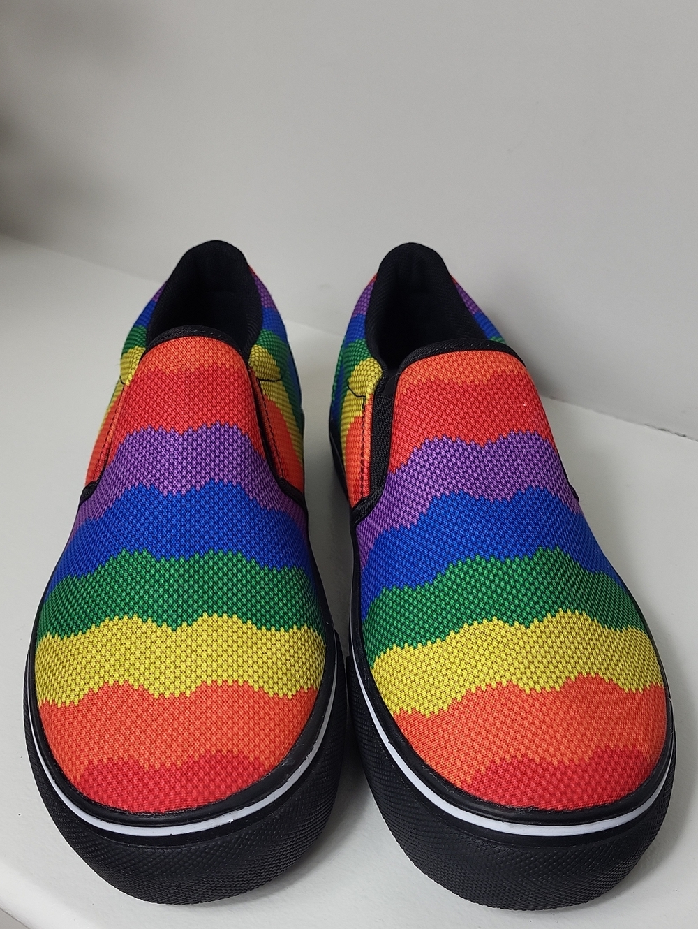 YES WE VIBE Men's Slip-On Rainbow Wave Canvas Sneakers. Size 6